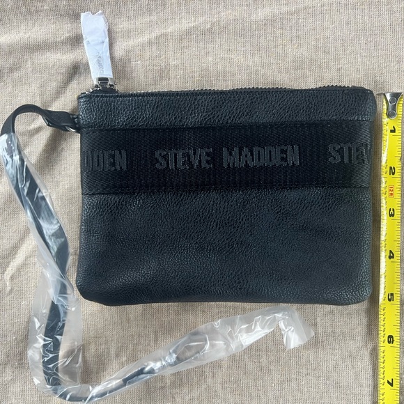 Steve Madden Wristlet Makeup pouch purse New - Picture 7 of 11